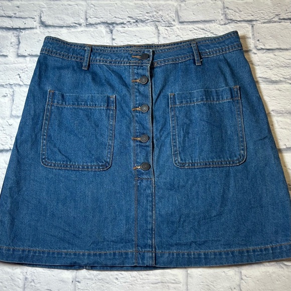 Old Navy Dresses & Skirts - Normcore Old Navy Blue Denim Skirt. Size 12. Classic Denim Skirt.